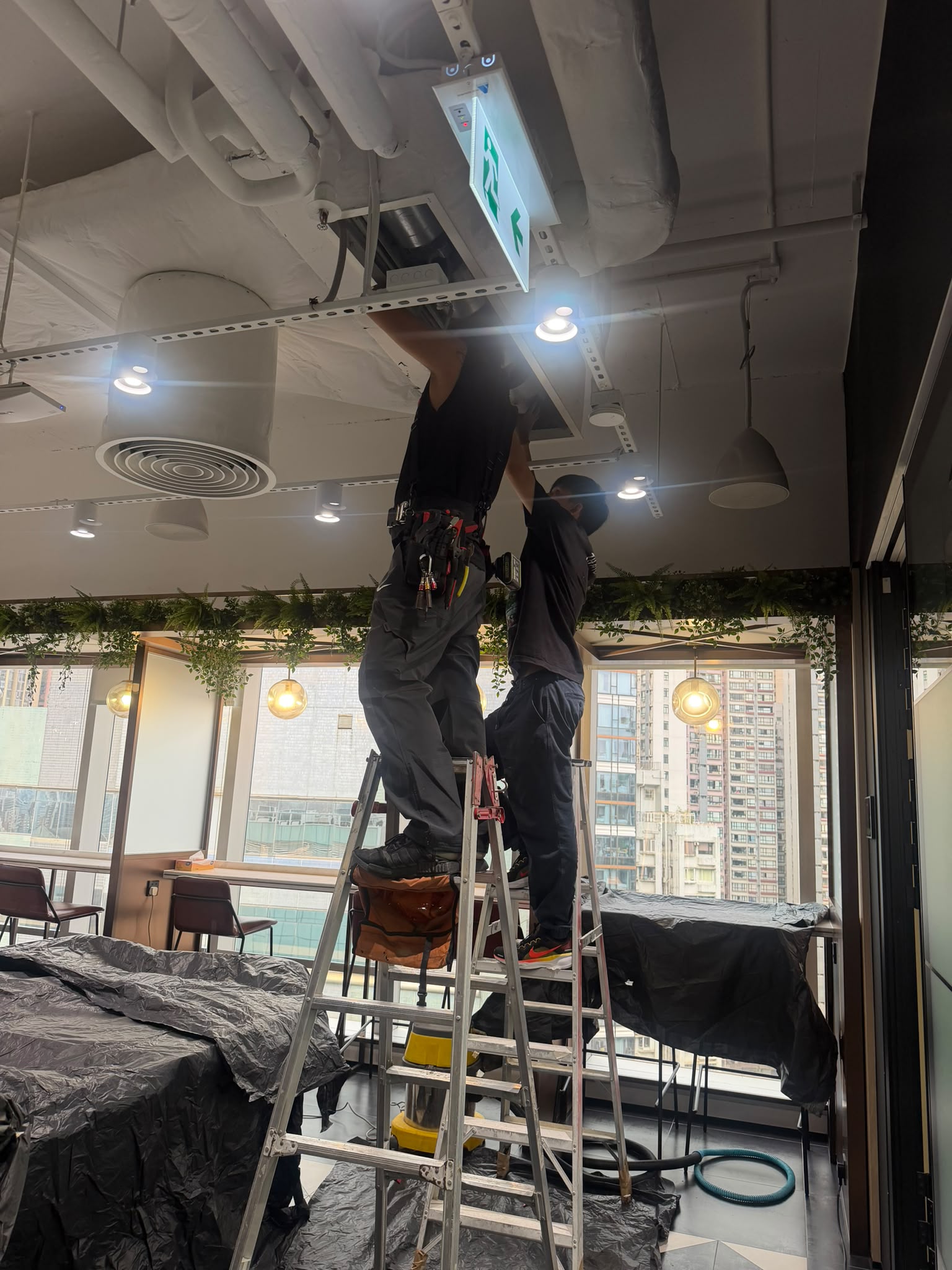 香港冷氣仔師傅上門洗冷氣及冷氣安裝服務